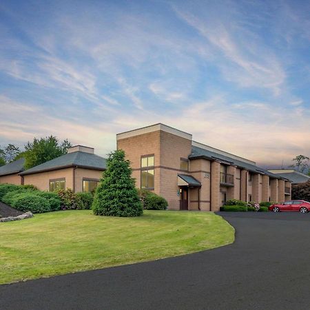Comfort Inn Pocono Lakes Region Lake Ariel Екстериор снимка