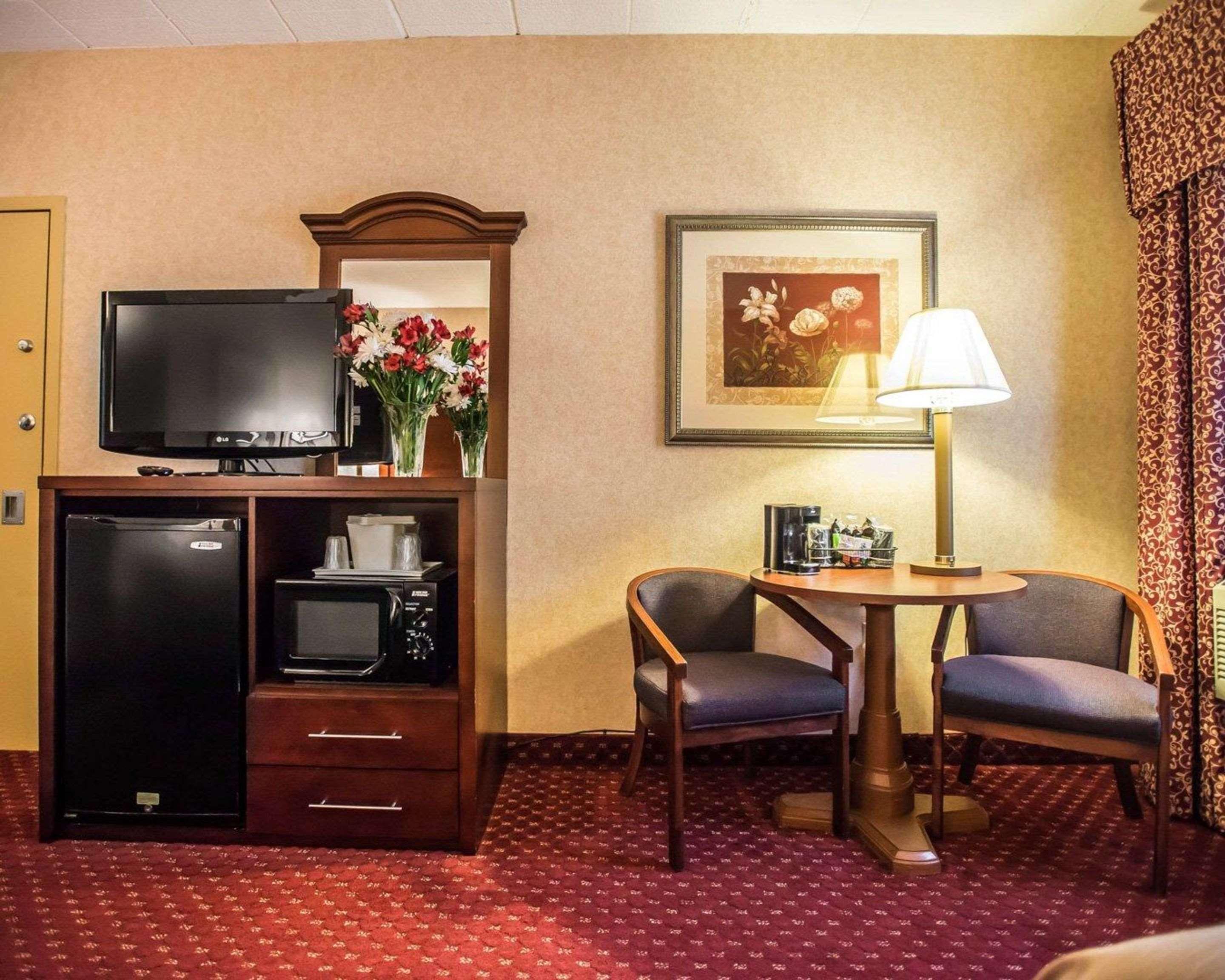 Comfort Inn Pocono Lakes Region Lake Ariel Екстериор снимка