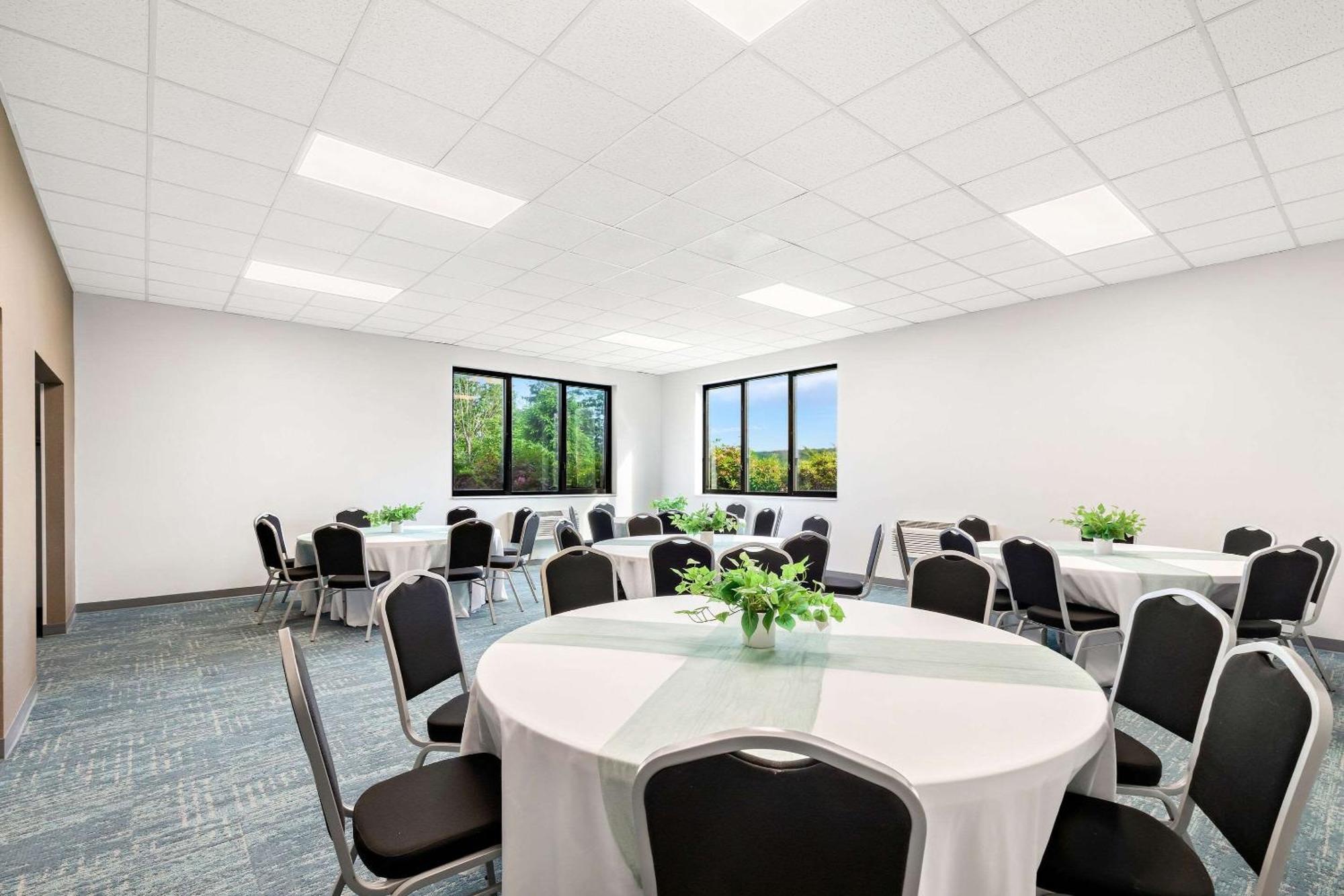 Comfort Inn Pocono Lakes Region Lake Ariel Екстериор снимка