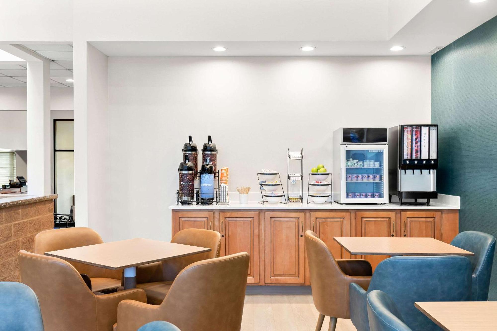 Comfort Inn Pocono Lakes Region Lake Ariel Екстериор снимка
