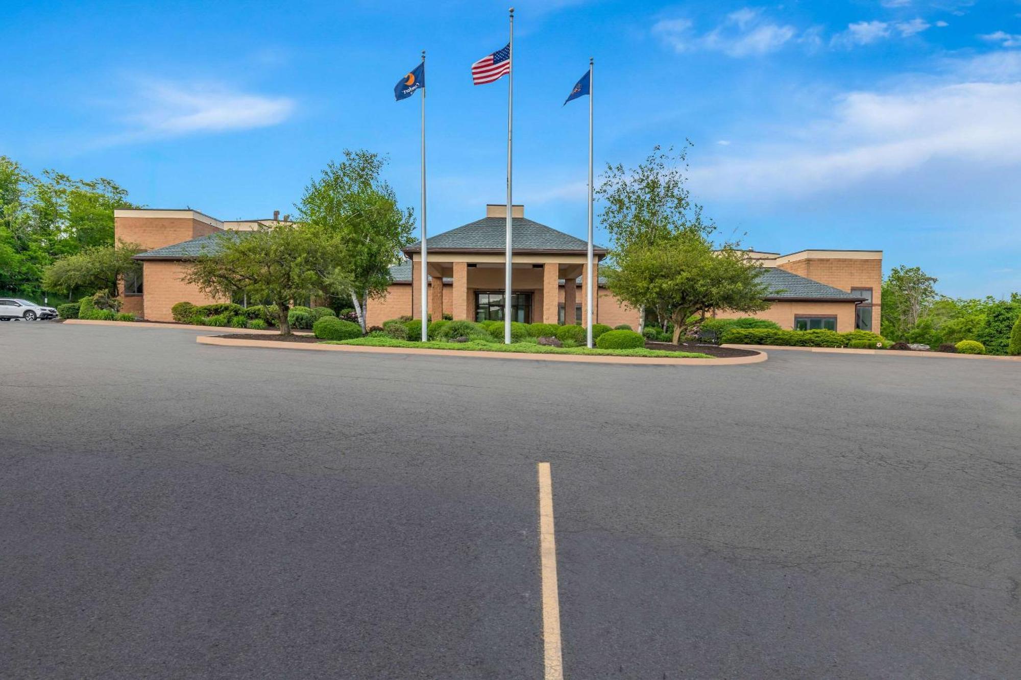 Comfort Inn Pocono Lakes Region Lake Ariel Екстериор снимка